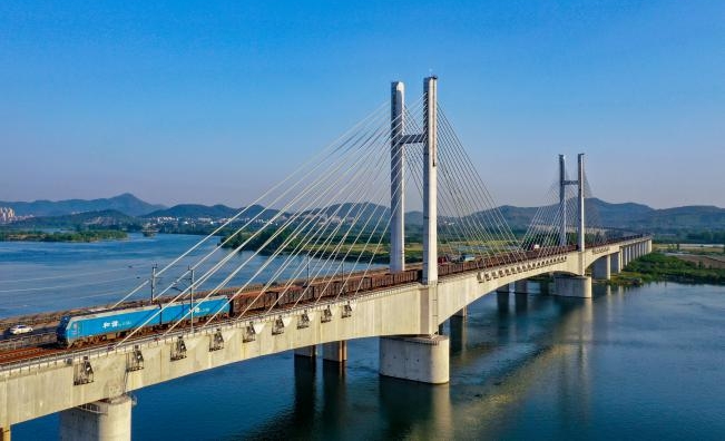新建浩吉鐵路漢江特大橋榮獲2021年中國建設工程魯班獎（國家優質工程）